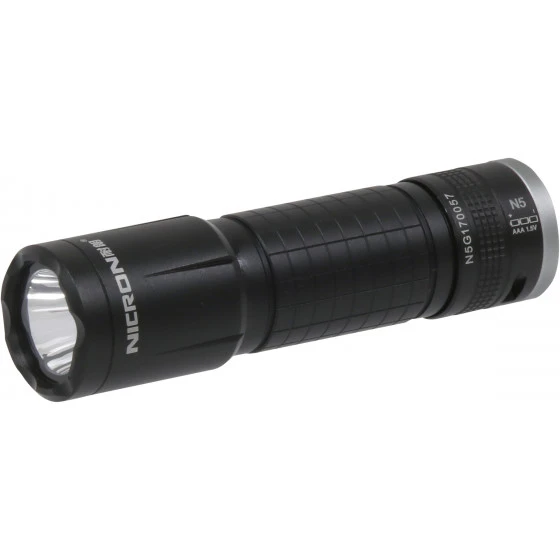 LAMPE DE POCHE ULTRA COMPACTE 200 LM - SUR PILES - NICRON - 02188UNIVERSEL