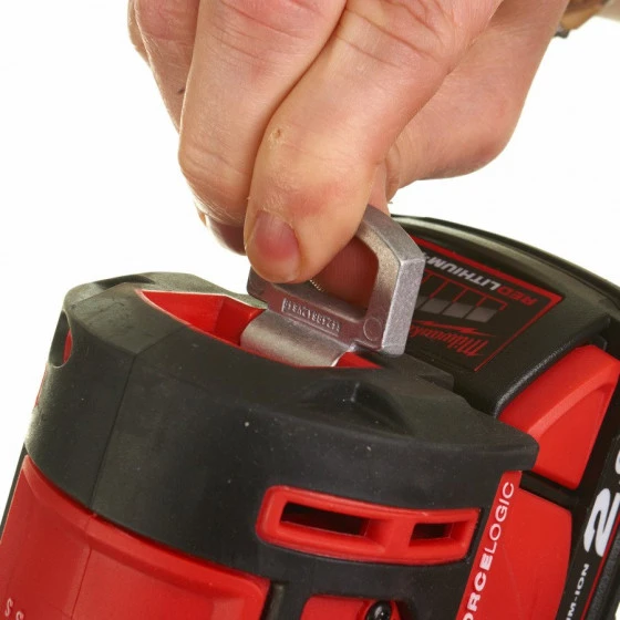 COUPE CÂBLE MILWAUKEE FORCELOGIC 18V 2,0AH AVEC MACHOIRES ELECTRICIEN LIVRÉ AVEC 1 BATTERIE ET CHARGEUR EN COFFRET M18 HCCS-201C - 4933451196 – Image 3