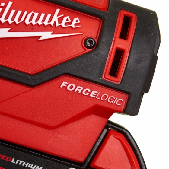 COUPE CÂBLE MILWAUKEE FORCELOGIC 18V 2,0AH AVEC MACHOIRES ELECTRICIEN LIVRÉ AVEC 1 BATTERIE ET CHARGEUR EN COFFRET M18 HCCS-201C - 4933451196 – Image 6