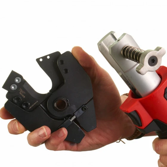 COUPE CÂBLE MILWAUKEE FORCELOGIC 18V 2,0AH AVEC MACHOIRES ELECTRICIEN LIVRÉ AVEC 1 BATTERIE ET CHARGEUR EN COFFRET M18 HCCS-201C - 4933451196 – Image 2